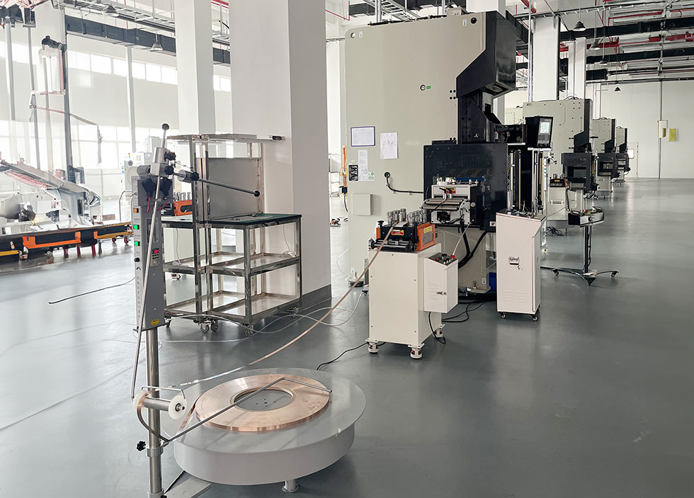 8臺伺服壓力機出口日本完成安裝投入使用